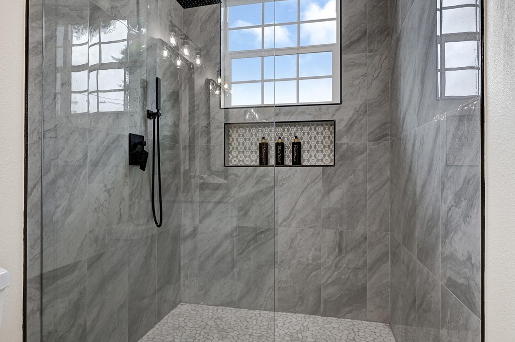 2412 Lucas Street - Photo 15