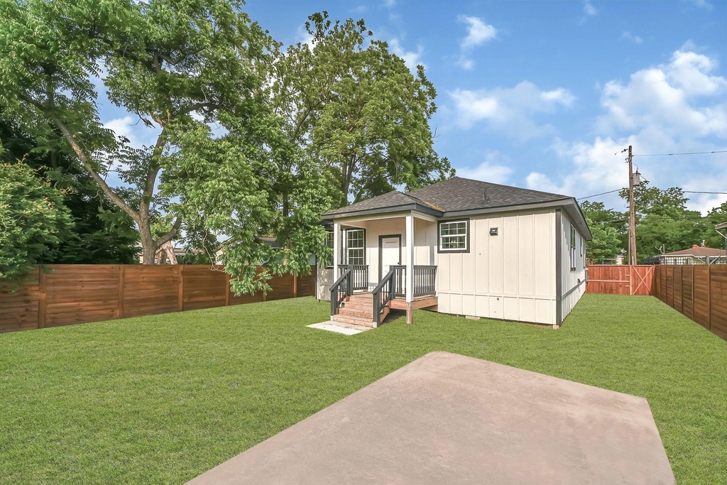 2412 Lucas Street - Photo 19