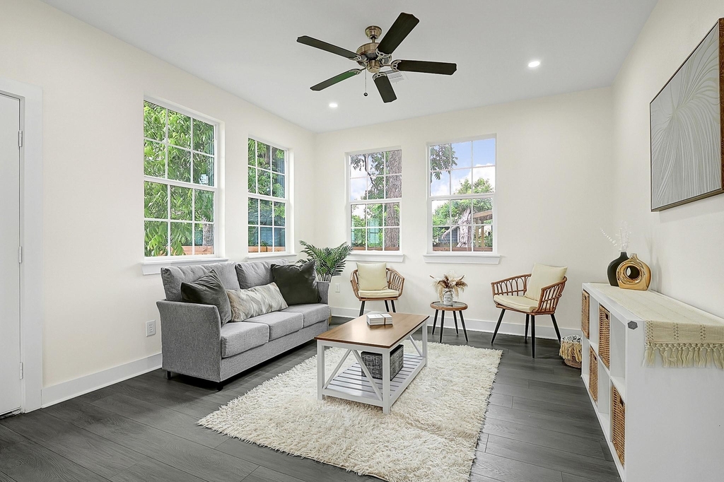 2412 Lucas Street - Photo 7