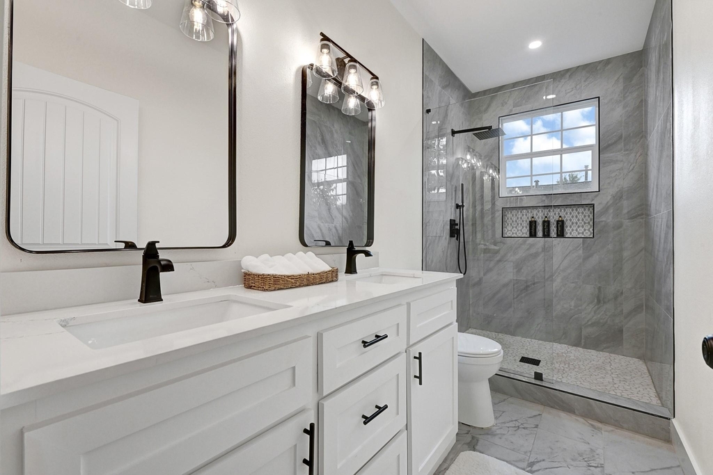 2412 Lucas Street - Photo 14