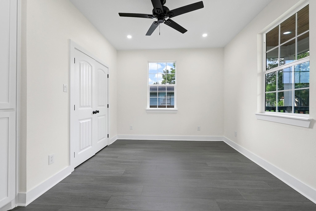 2412 Lucas Street - Photo 16