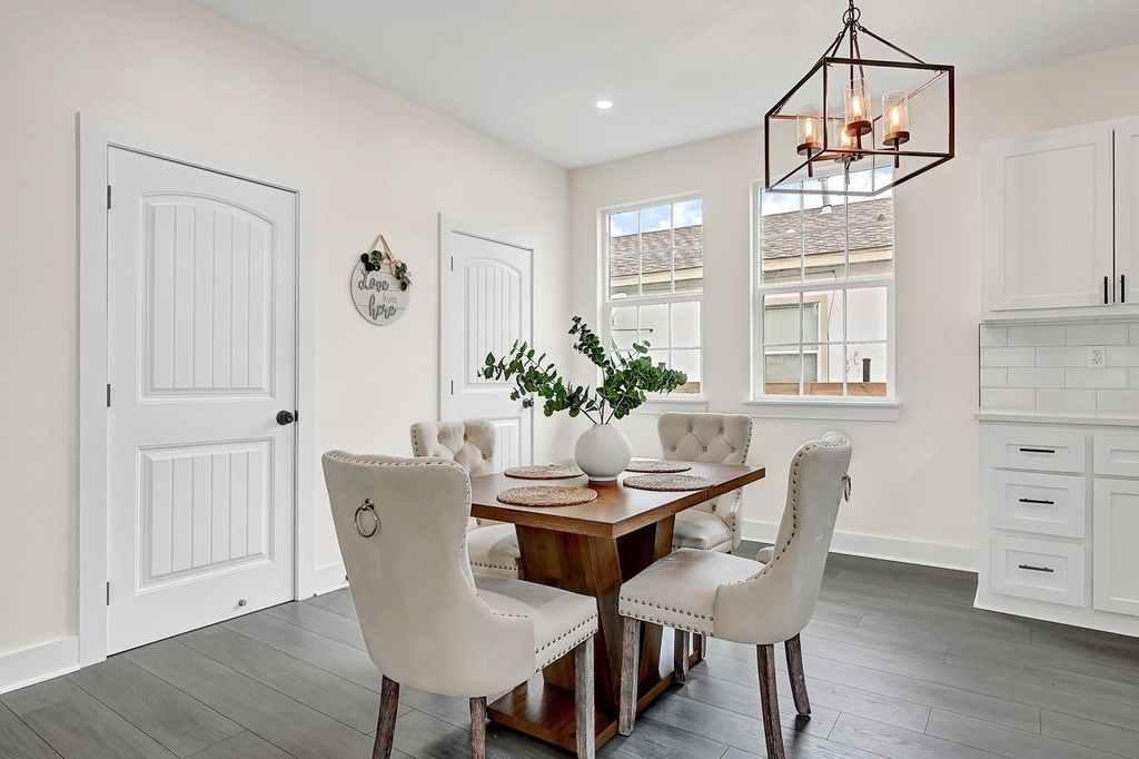 2412 Lucas Street - Photo 4
