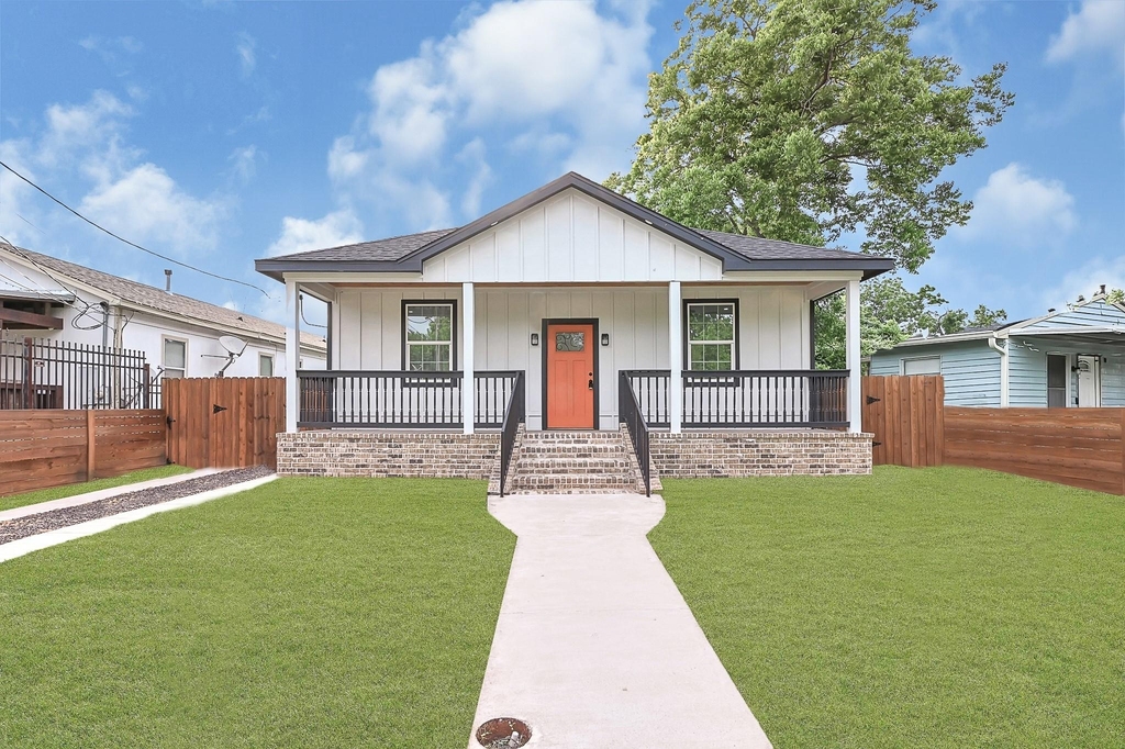 2412 Lucas Street - Photo 0