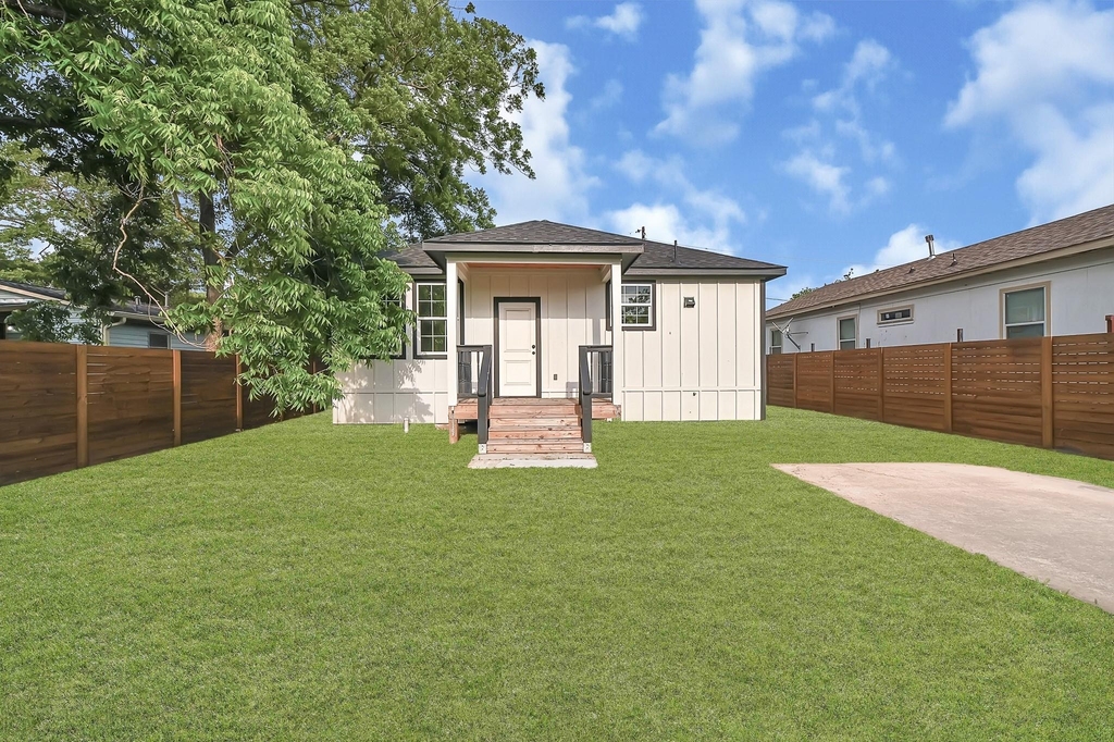 2412 Lucas Street - Photo 20