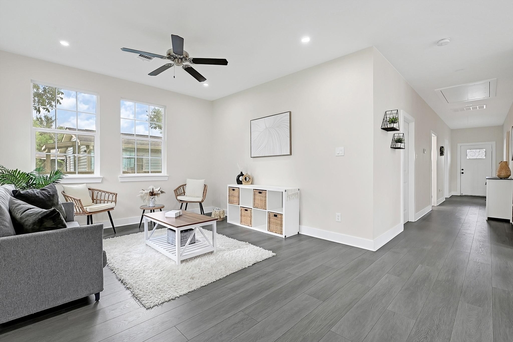 2412 Lucas Street - Photo 5