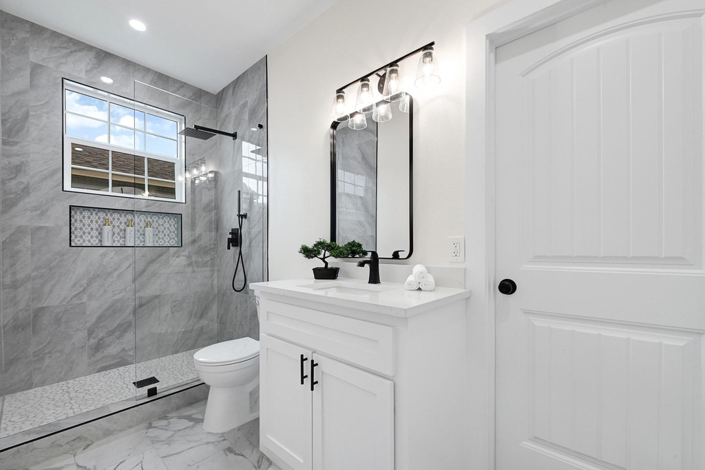 2412 Lucas Street - Photo 10