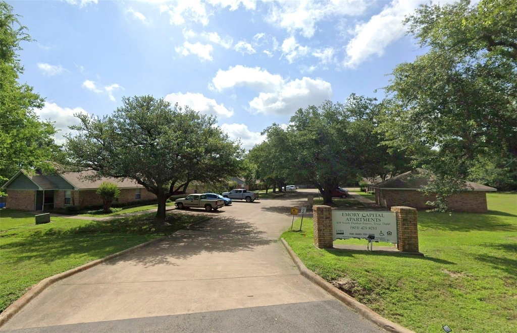 109 S Dunbar Lane - Photo 0