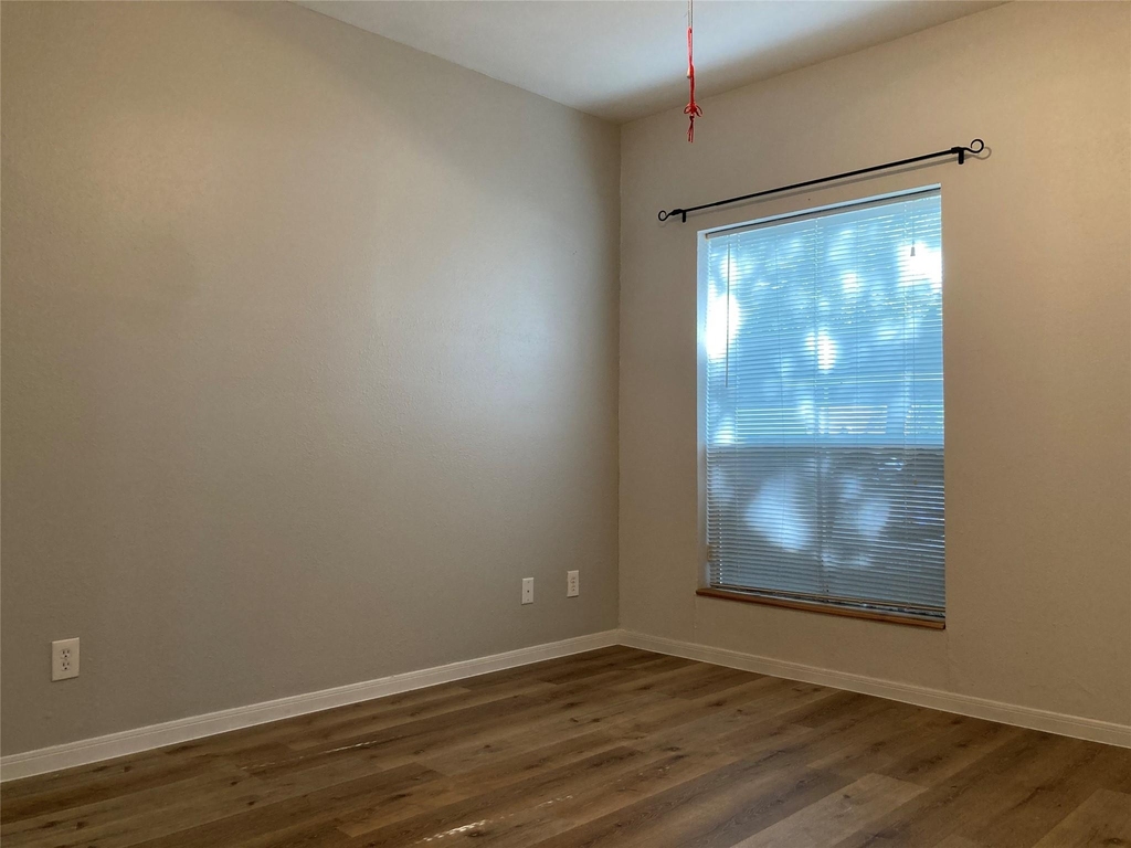 6500 Harbor Town Drive - Photo 4