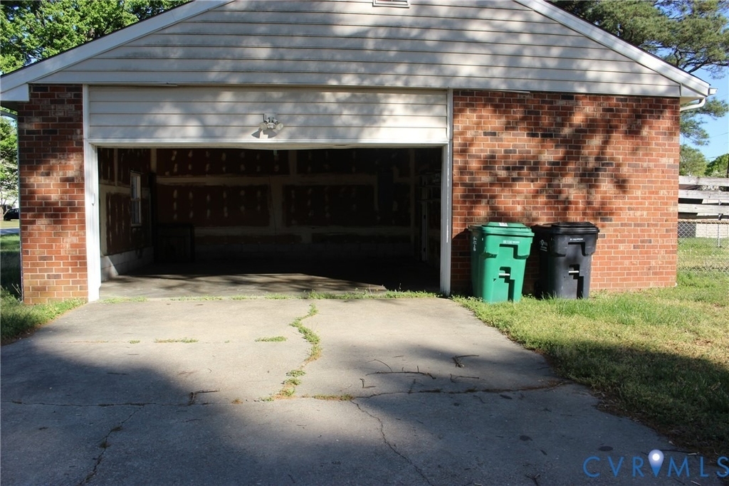 1301 Canterbury Lane - Photo 29