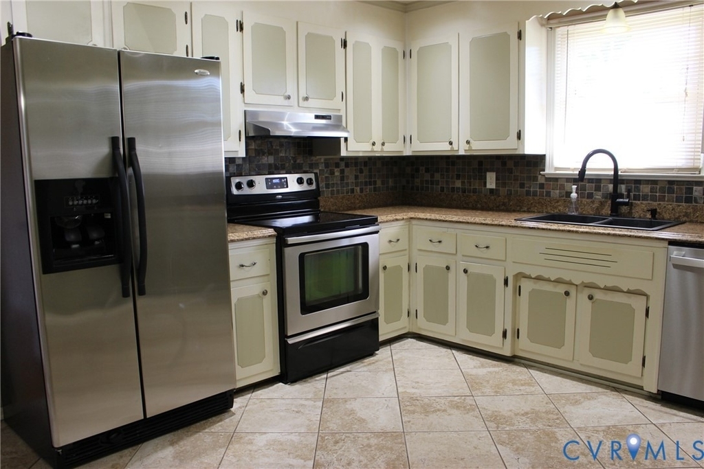 1301 Canterbury Lane - Photo 12