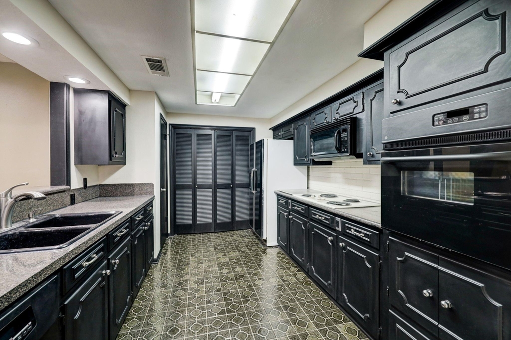 1422 Walnut Bend Lane - Photo 3