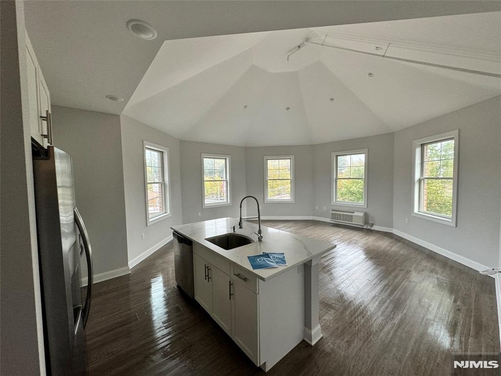 40 Park - Photo 0