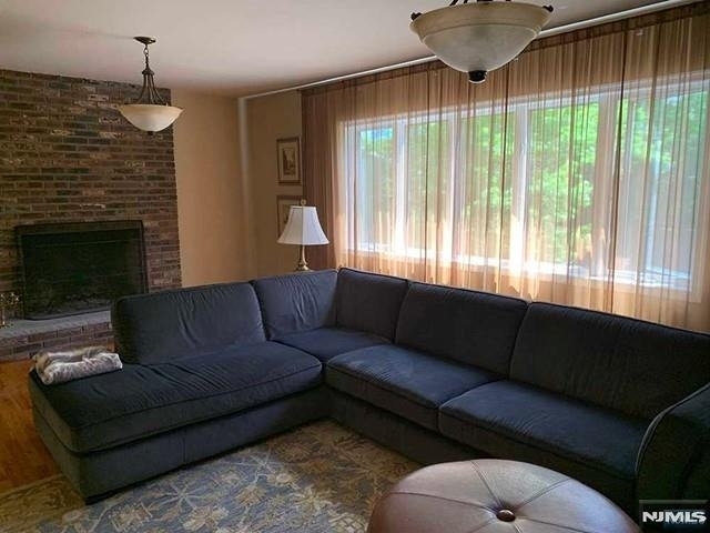 126 Hawthorne - Photo 4