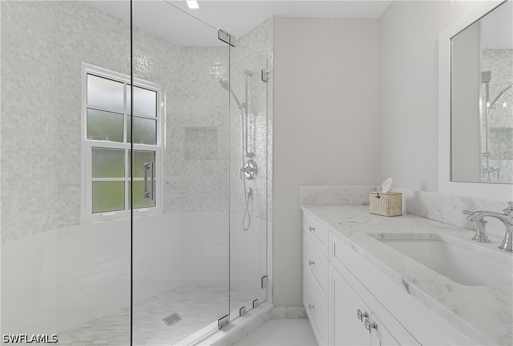 360 Carlton Place - Photo 32