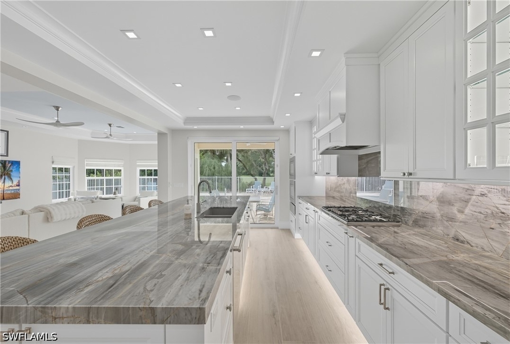 360 Carlton Place - Photo 10