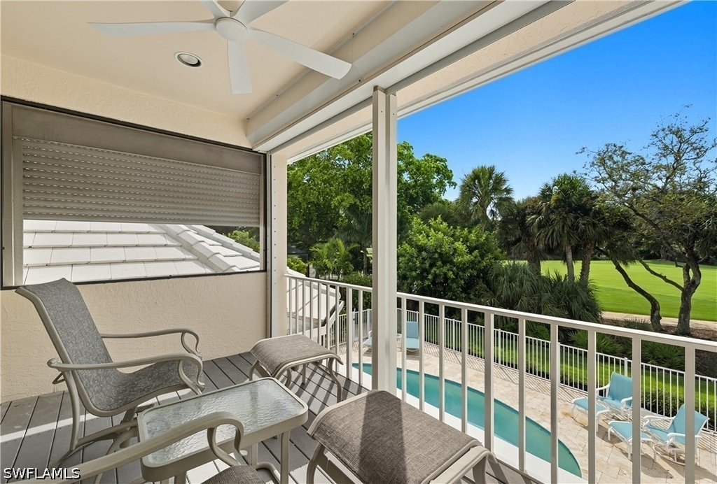 360 Carlton Place - Photo 23