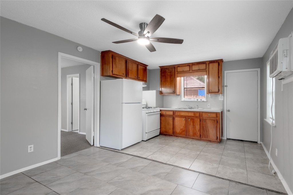 700 Gray Street - Photo 4