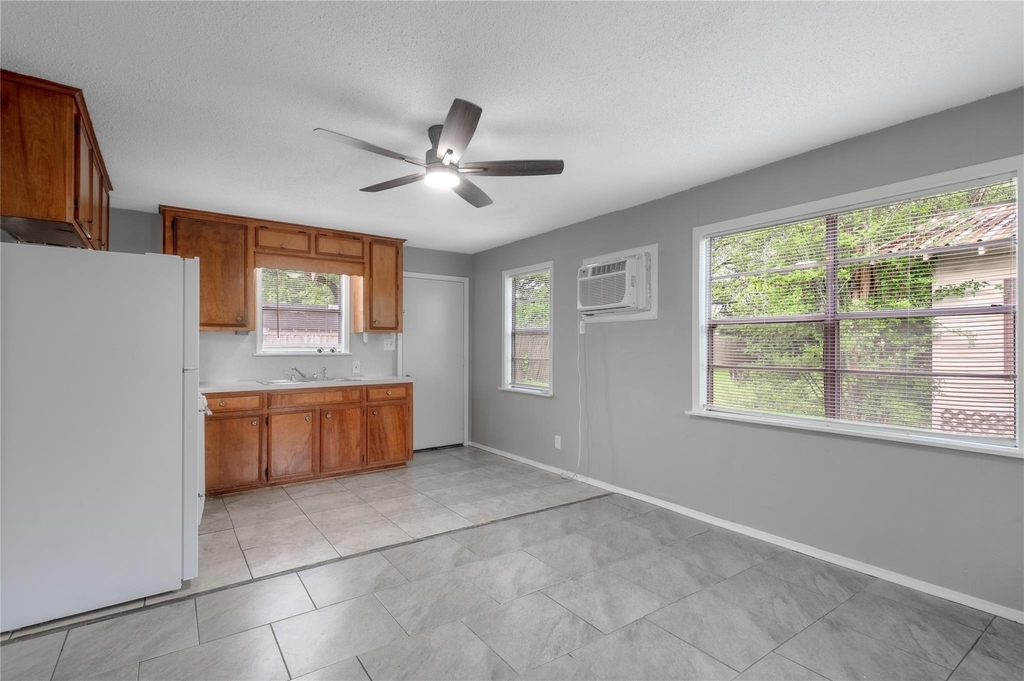 700 Gray Street - Photo 3