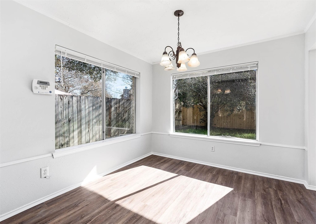 3423 Nutwood Lane - Photo 7