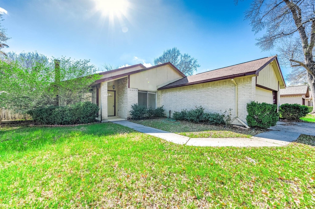 3423 Nutwood Lane - Photo 1