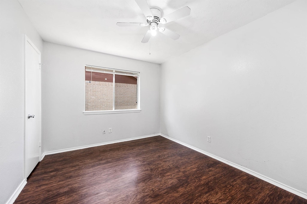 3423 Nutwood Lane - Photo 12