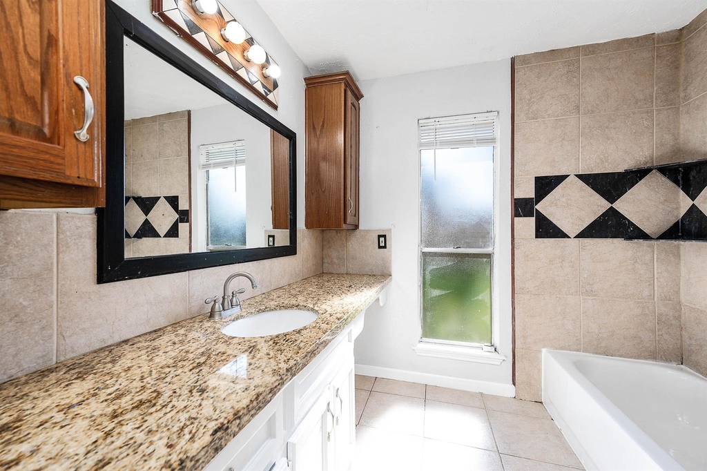 3423 Nutwood Lane - Photo 17