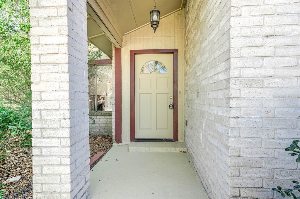 3423 Nutwood Lane - Photo 2