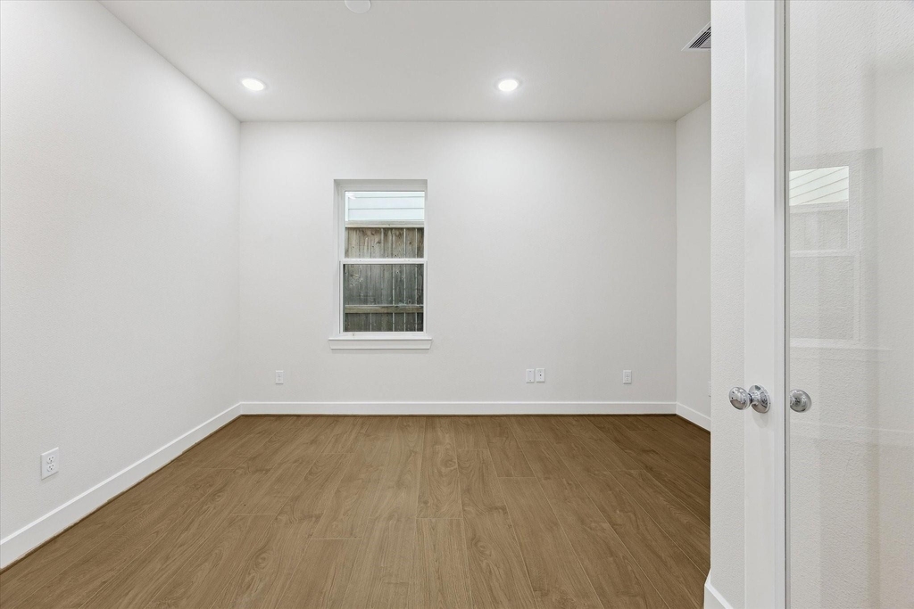 412 N Stiles Street - Photo 8
