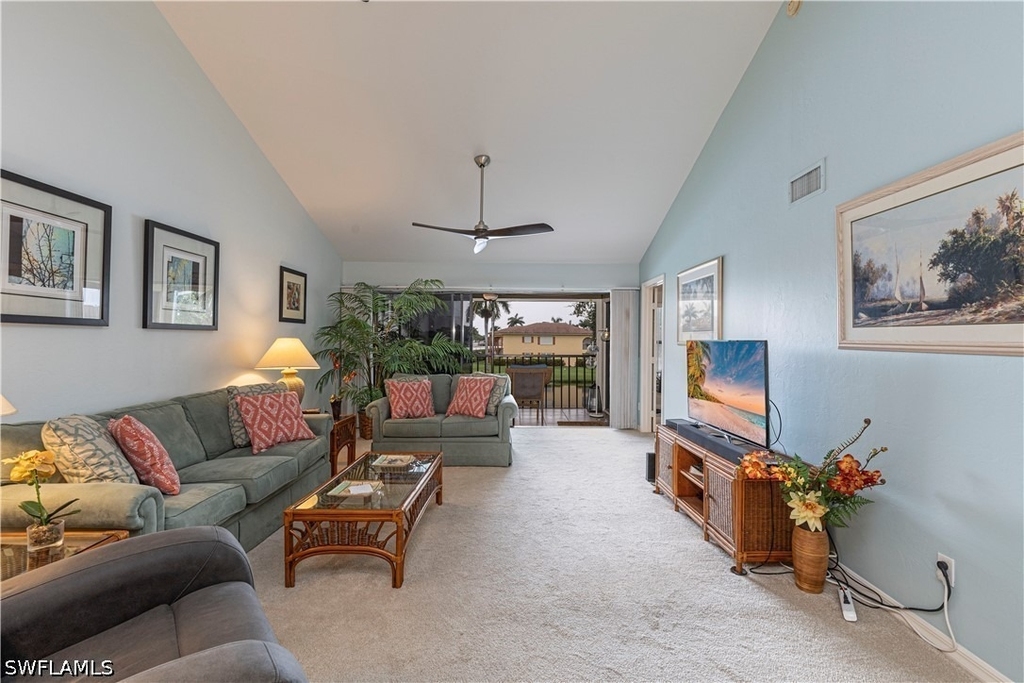 4410 Chantelle Drive - Photo 2