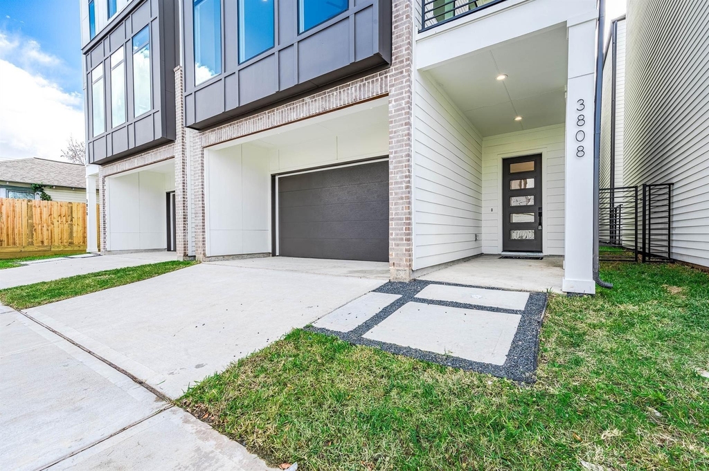 3805 Coyle Street - Photo 2