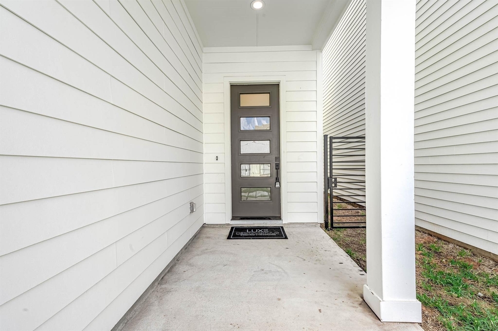 3805 Coyle Street - Photo 3