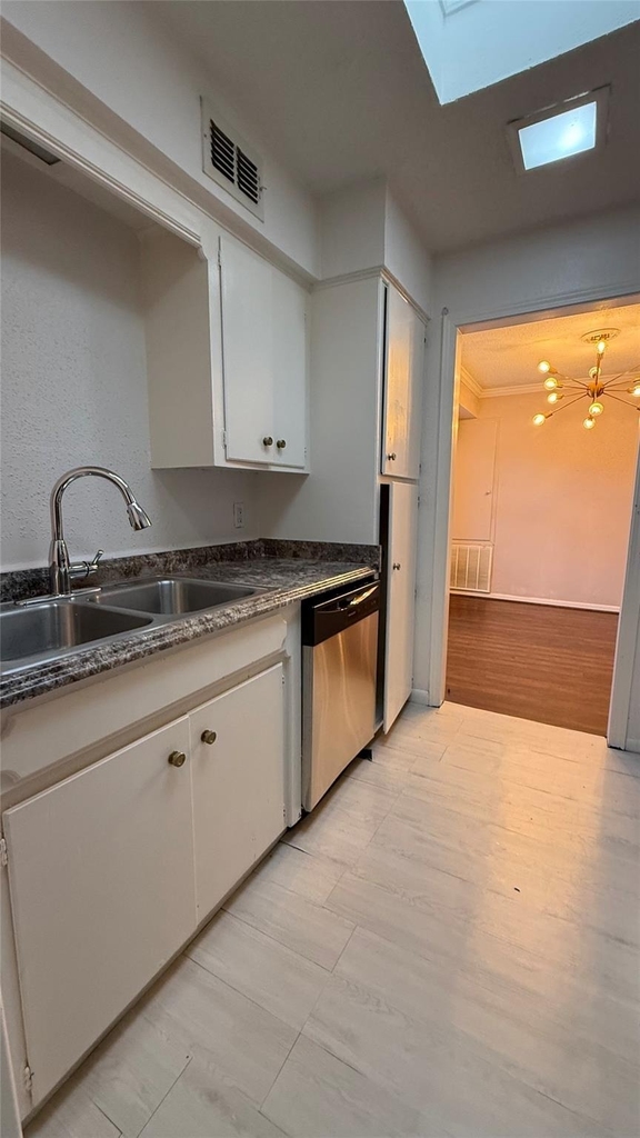 2744 Briarhurst Drive - Photo 2