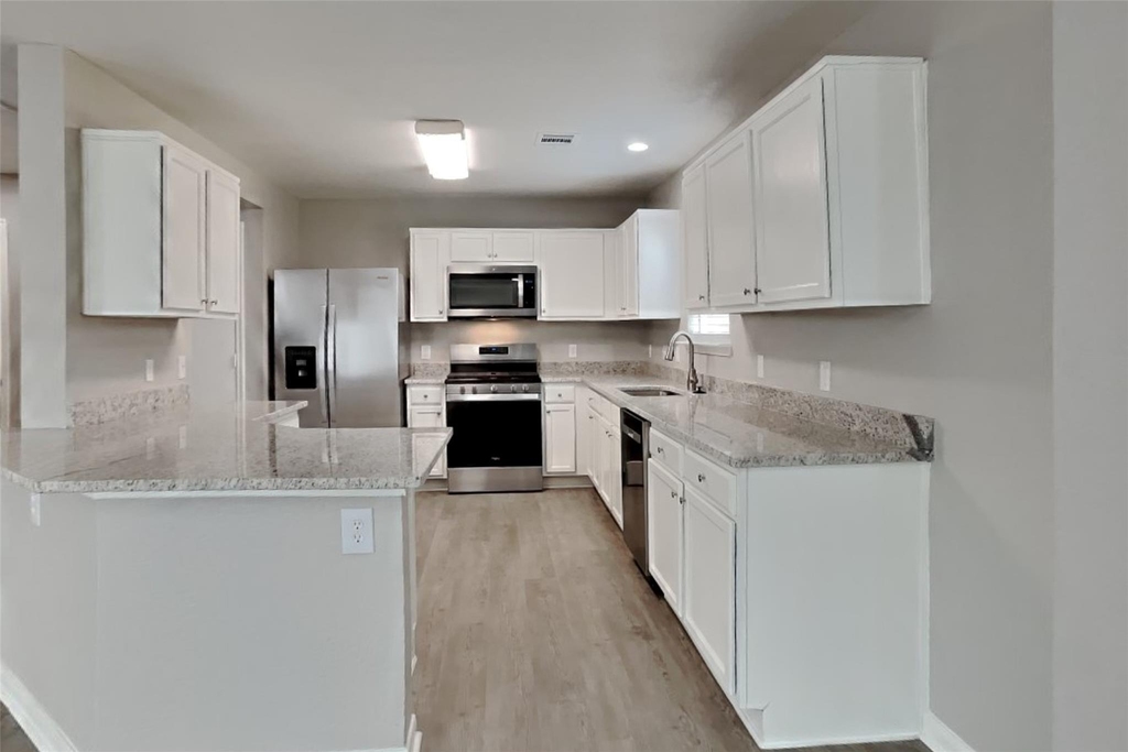 6423 Lily Hollow Court - Photo 3
