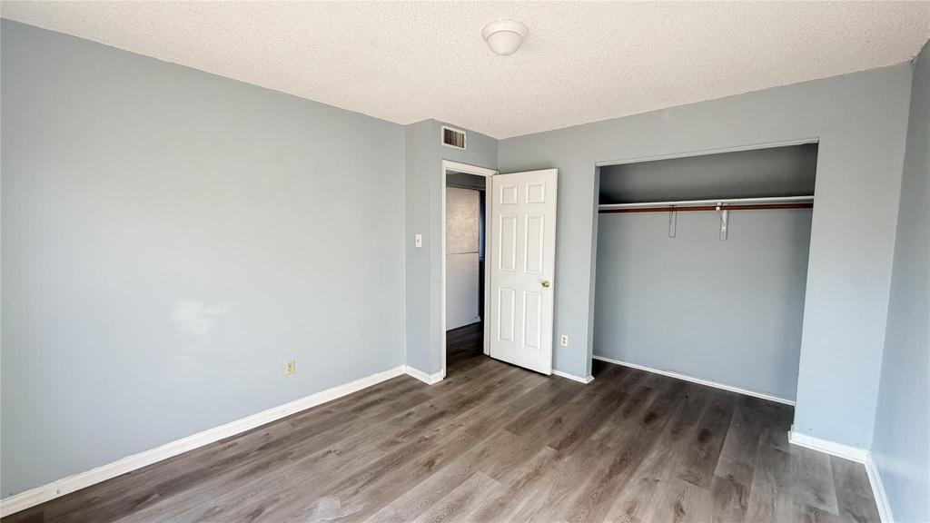 111 S Drew Avenue - Photo 5