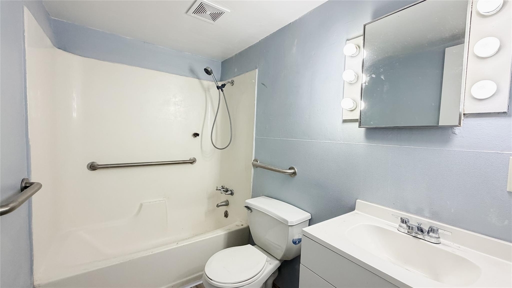 111 S Drew Avenue - Photo 6