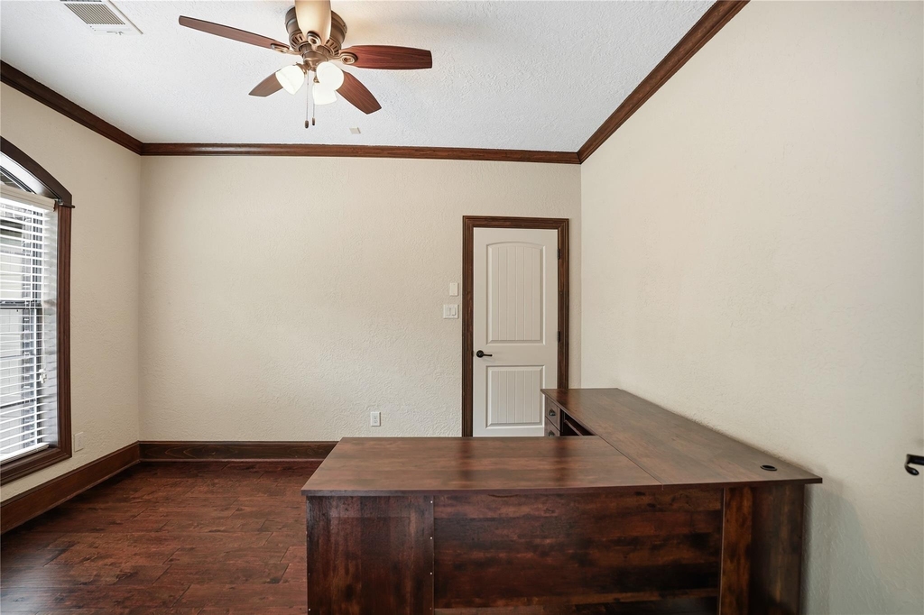 536 Stephen F Austin Drive - Photo 5