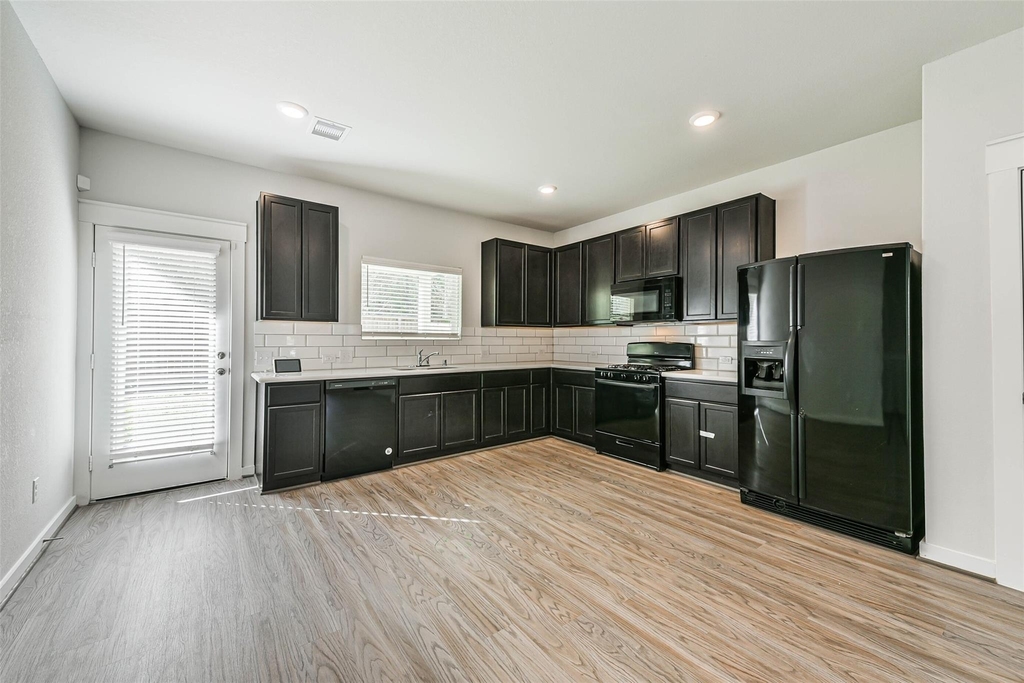 16911 Lagos Lane - Photo 34