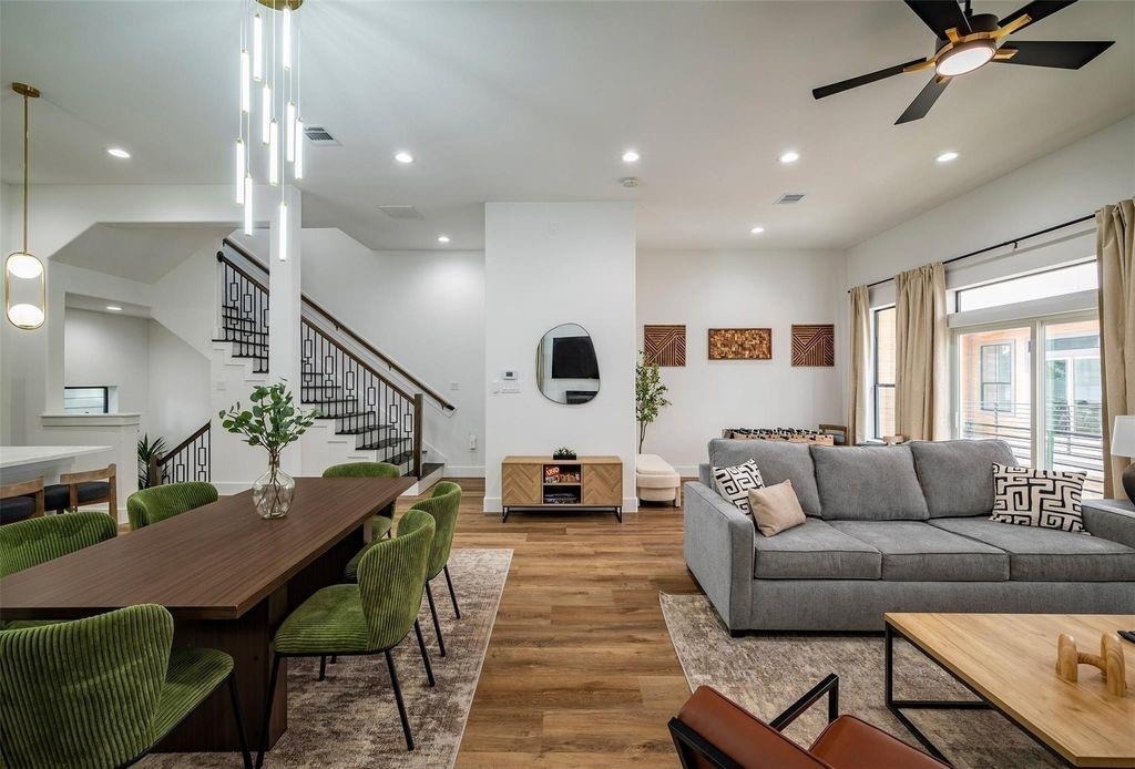 1305 E 27th Street - Photo 2
