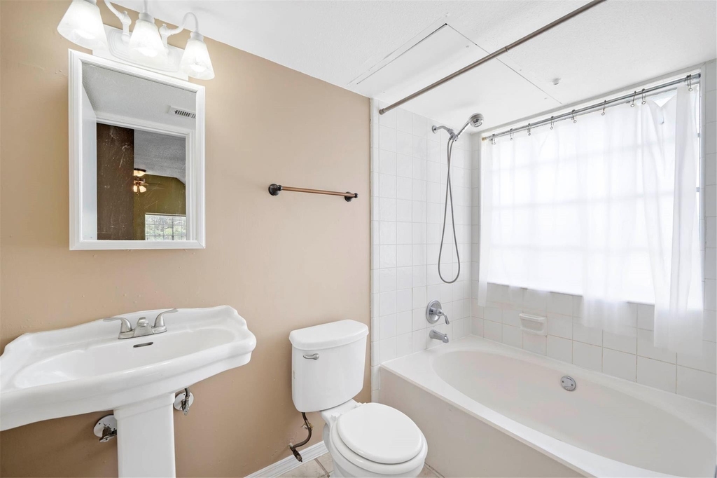 10630 Westbrae Parkway - Photo 10