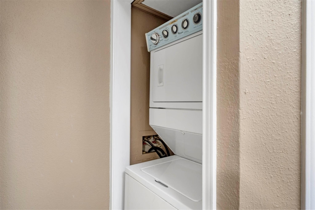 10630 Westbrae Parkway - Photo 11