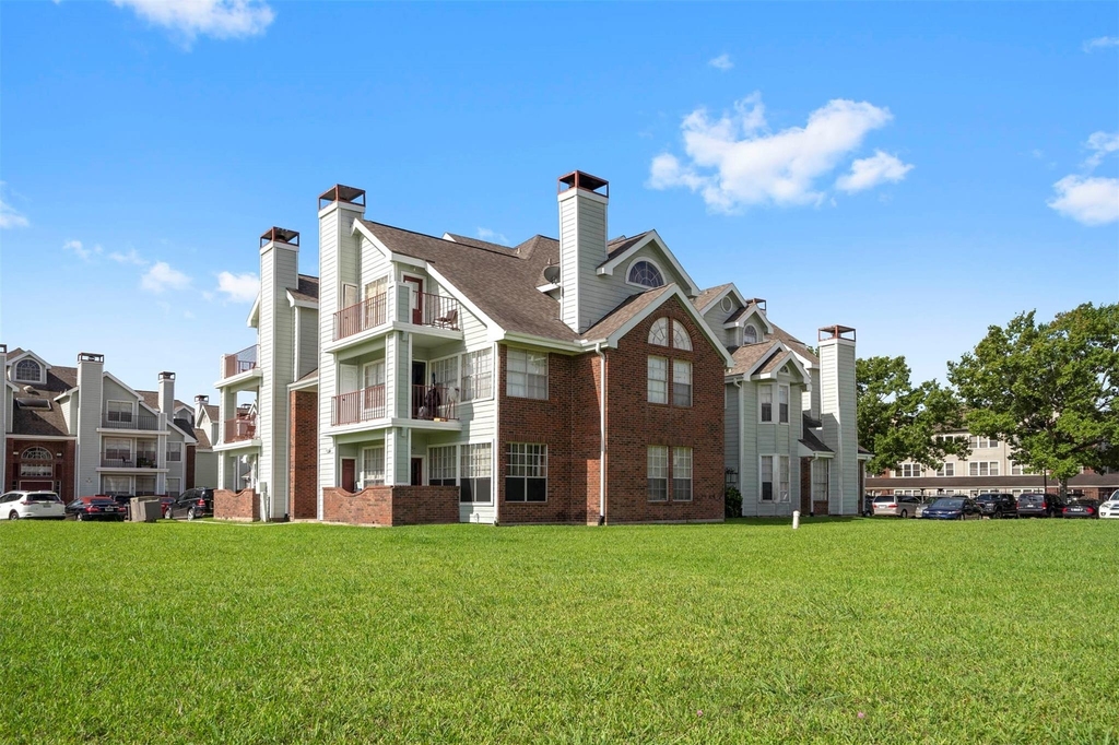 10630 Westbrae Parkway - Photo 14