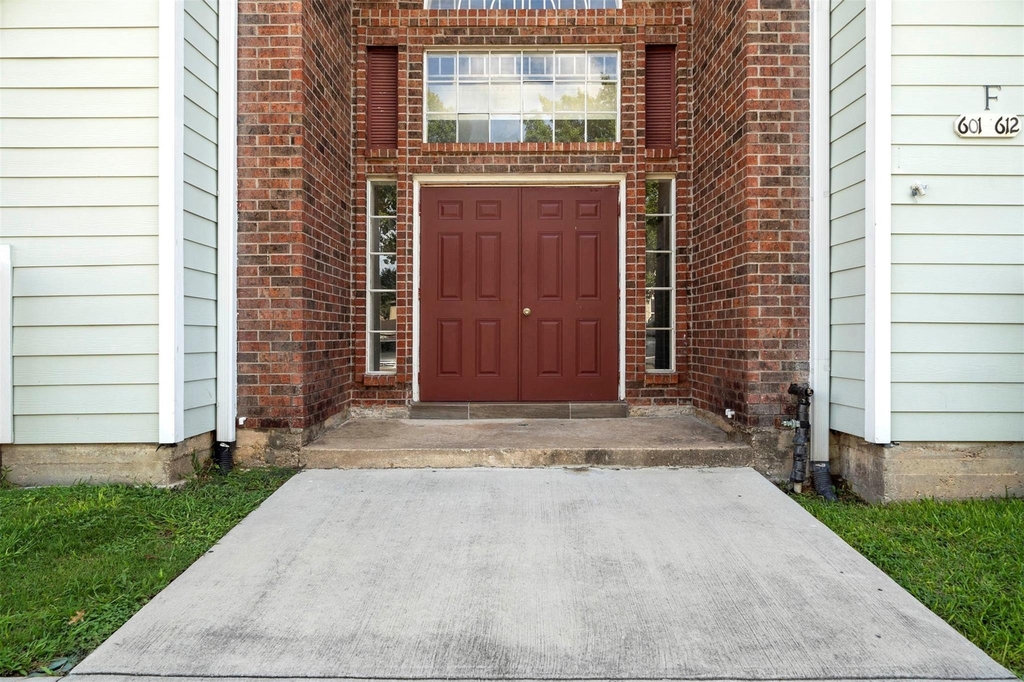10630 Westbrae Parkway - Photo 15