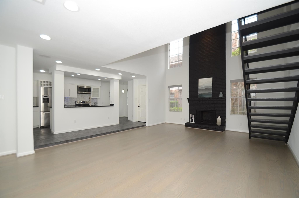 5524 Beverlyhill Street - Photo 1