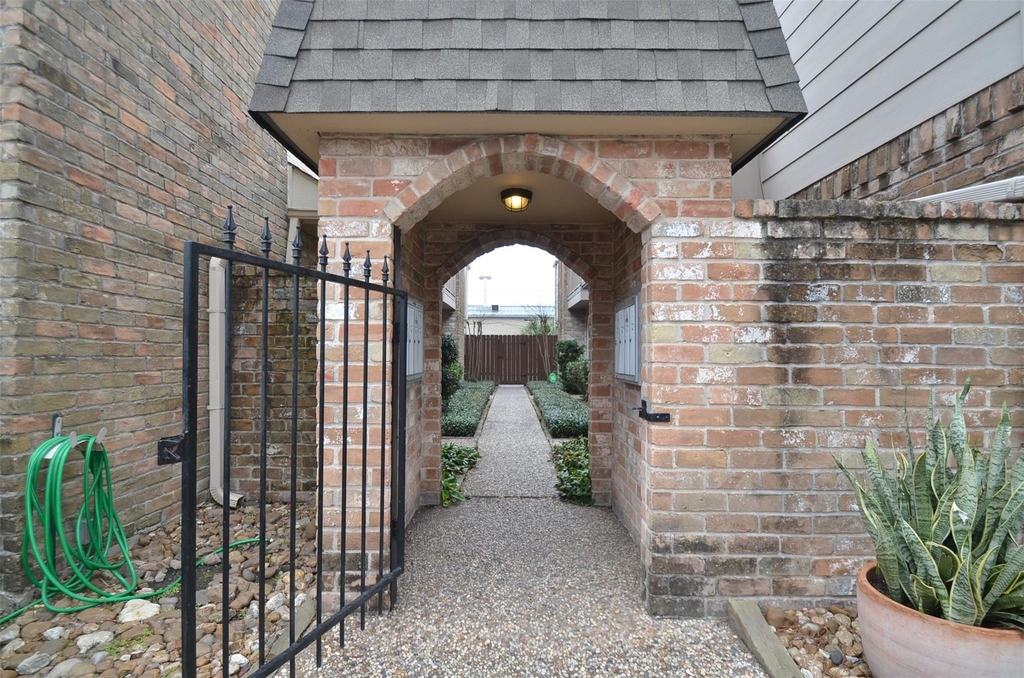 5524 Beverlyhill Street - Photo 41