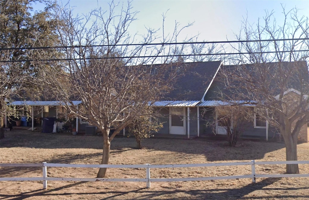 610 W 8th Street - Photo 2
