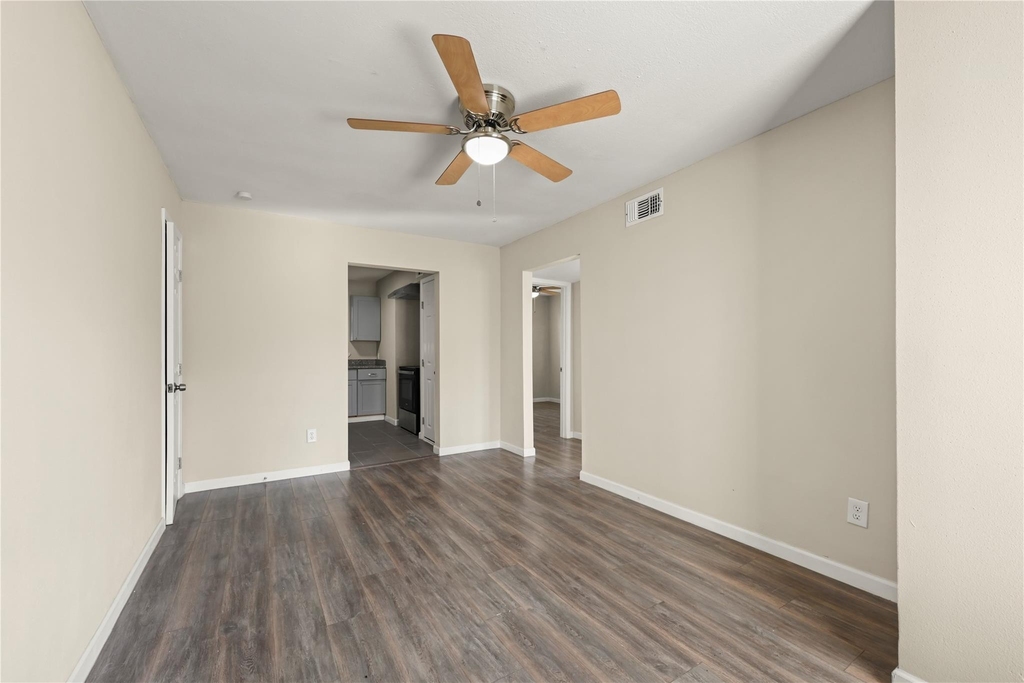 2803 Cleburne Street - Photo 2