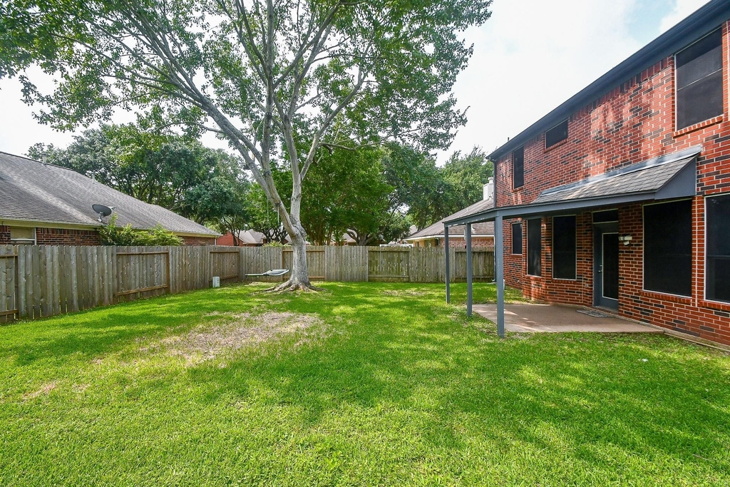 215 Windrift Court - Photo 29
