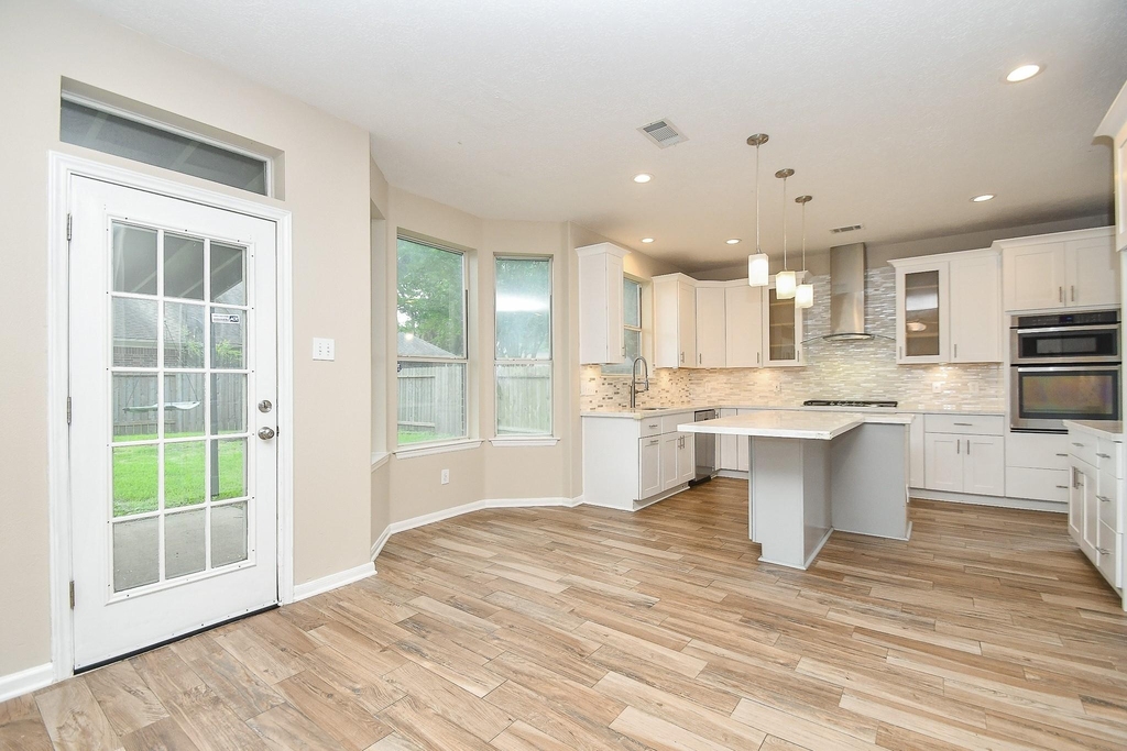 215 Windrift Court - Photo 6