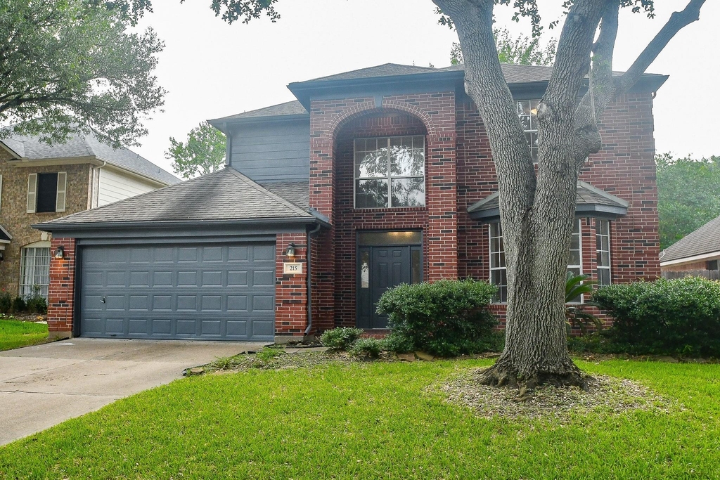 215 Windrift Court - Photo 1