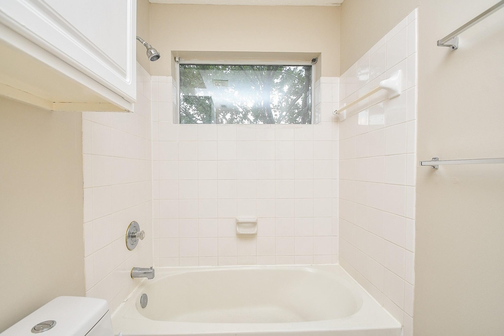 215 Windrift Court - Photo 24